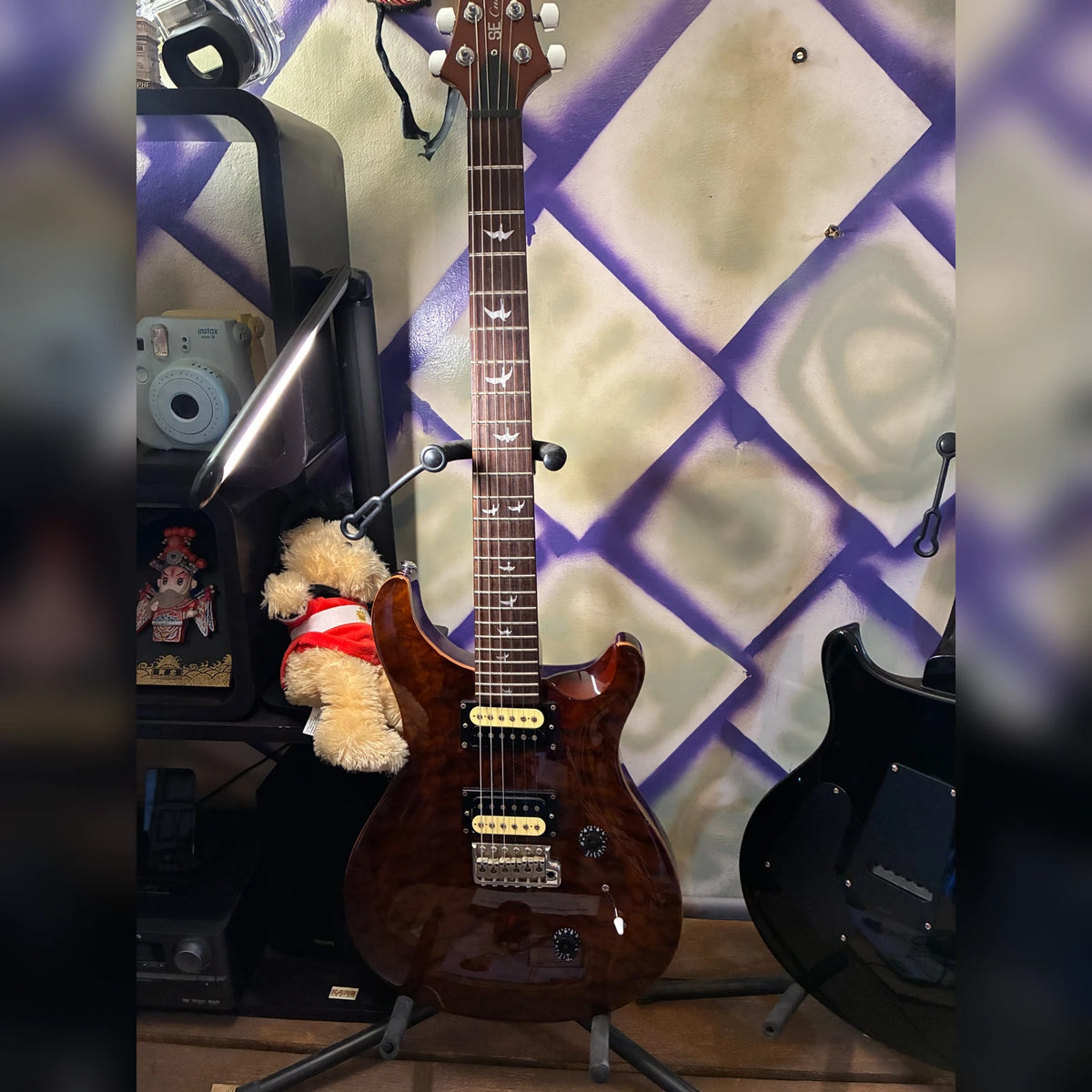 SE Custom 24 Quilt, Black Gold Sunburst