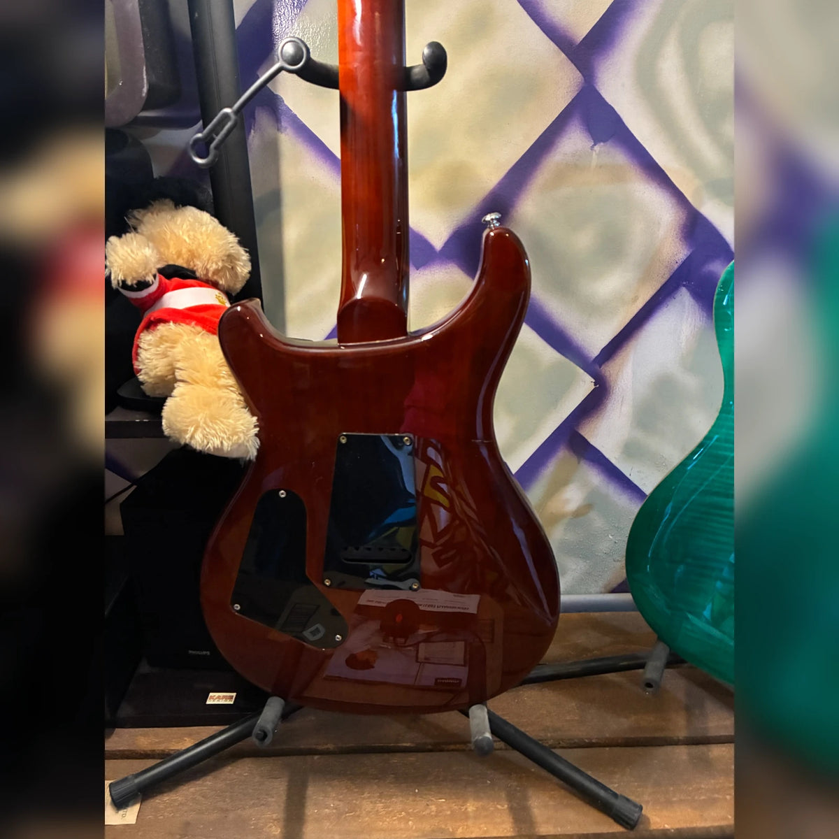 SE Custom 24 Quilt, Black Gold Sunburst