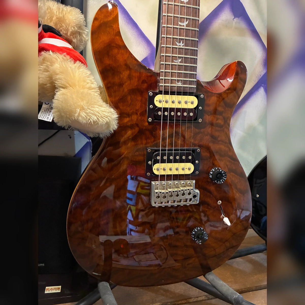 SE Custom 24 Quilt, Black Gold Sunburst