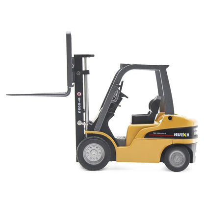 Side view of Dollox Huina diecast forklift model in 1:50 scale, showcasing detailed construction and realistic design.